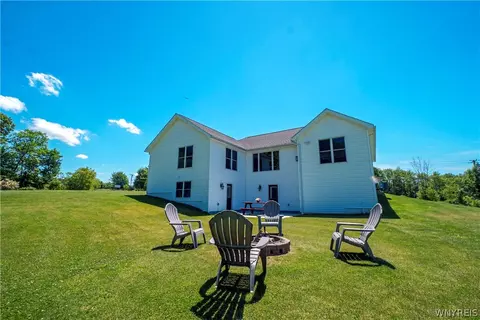 Exterior - 3816 Hardt Rd, Eden, NY 14057 photo 3 of 7