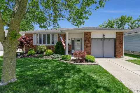 49 Mayberry Dr E, Cheektowaga, NY 14227