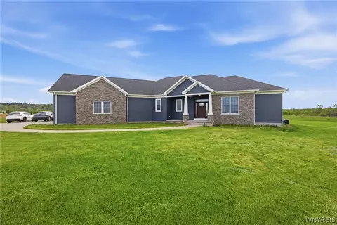4596 Green Rd, Cambria, NY 14094