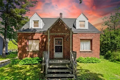 6467 Chestnut Ridge Rd, Orchard Park, NY 14127