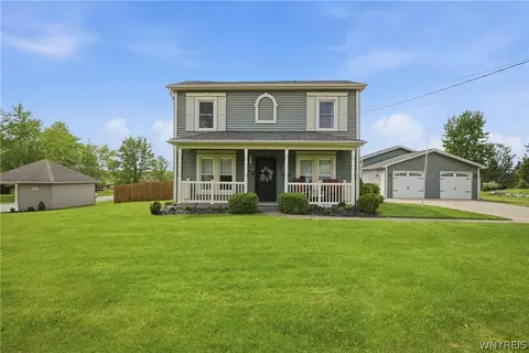 4730 Parker Rd, Hamburg, NY 14075