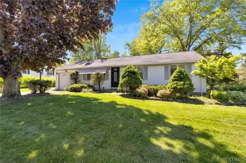 6704 Vail Dr, Hamburg, NY 14075