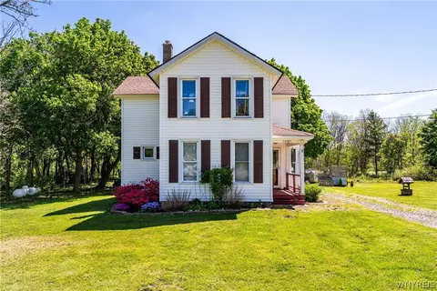 10483 Bethany Center Rd, Bethany, NY 14054