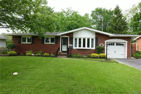 55 Byrd Dr, Hamburg, NY 14075