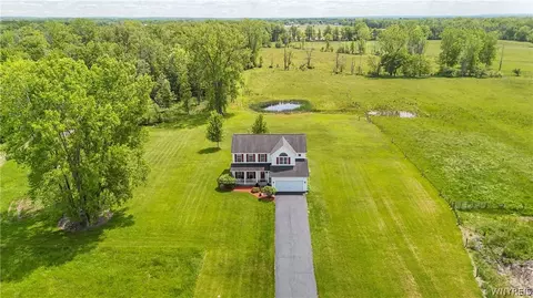 12447 Lesswing Rd, Alden, NY 14004