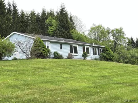 6602 Rawson Rd, Lyndon, NY 14727