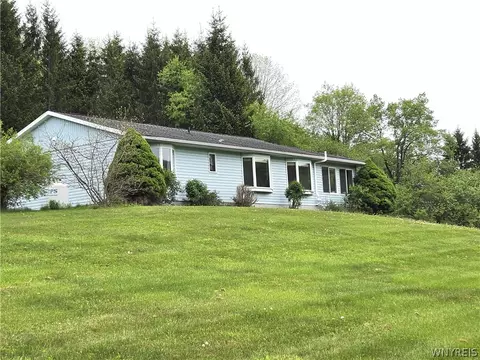 6602 Rawson Rd, Lyndon, NY 14727