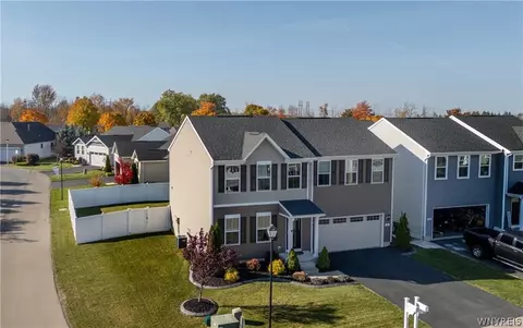 2 Stelle St, Hamburg, NY 14075
