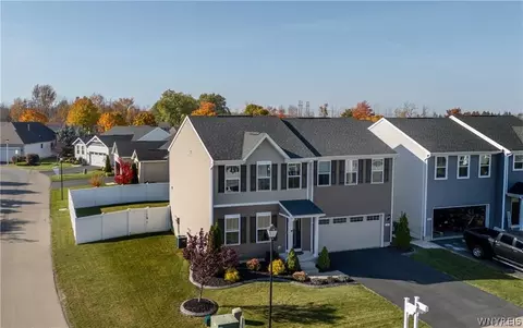 2 Stelle St, Hamburg, NY 14075