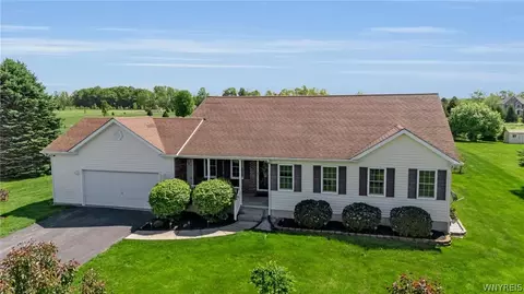 921 Girdle Rd, East Aurora, NY 14052