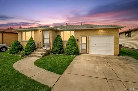 74 Constance Ln, Cheektowaga, NY 14227