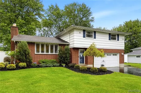 5239 Ledge Ln, Buffalo, NY 14221