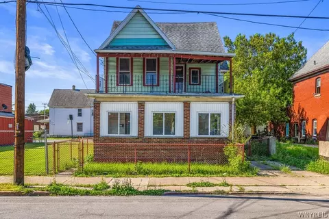 1823 Whitney Ave, Niagara Falls, NY 14301