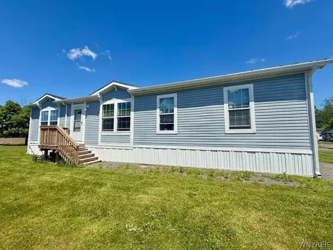 3926 Lockport Olcott Rd Apt 139 Rd, Lockport, NY 14094