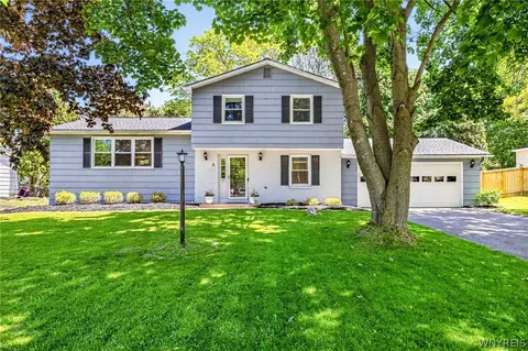 8 Putnam Cir, Perinton, NY 14450
