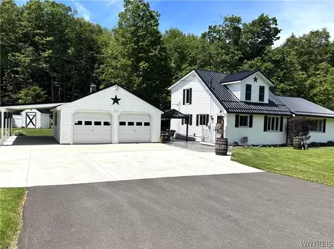11806 Wyandale Rd, Springville, NY 14141