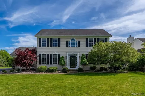 3990 Slusaric Rd, Wheatfield, NY 14120