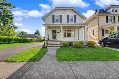 14 Field Ave, Lancaster, NY 14086