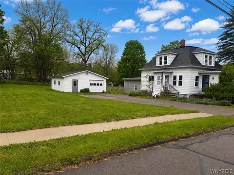 83 Mechanic St, Angelica, NY 14709