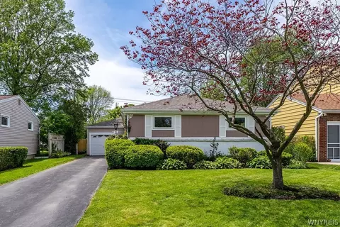 21 Costin Rd, Amherst, NY 14226