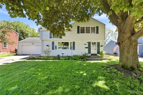 381 Cadman Dr, Amherst, NY 14221