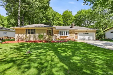 941 Boncliff Dr, Alden, NY 14004