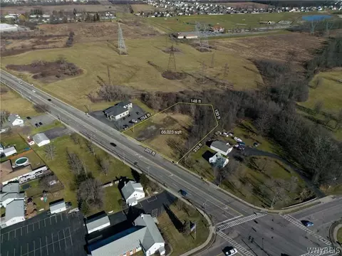 Military Road E, Niagara, NY 14092