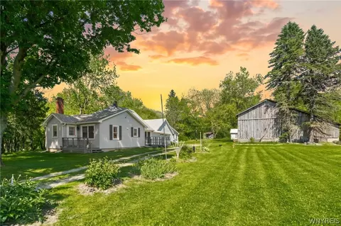 11327 Wyandale Rd, Springville, NY 14141