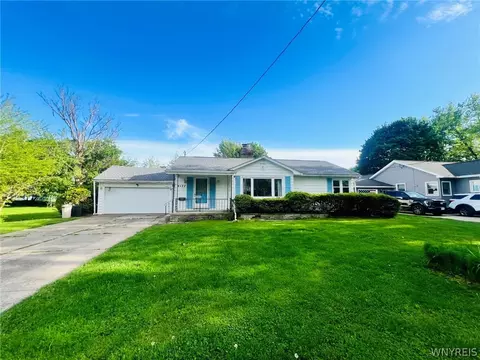 4177 Norway Pl, Hamburg, NY 14075