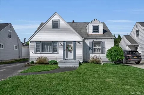 39 Leawood Dr, Tonawanda, NY 14150
