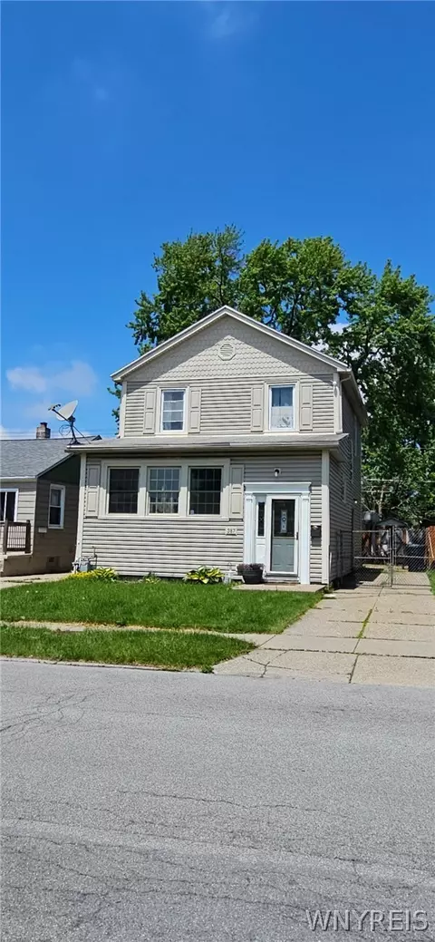 387 W Hazeltine Ave, Kenmore, NY 14217