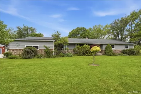 9950 Harper Rd, Darien, NY 14036