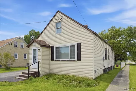 80 Helen St, Cheektowaga, NY 14206