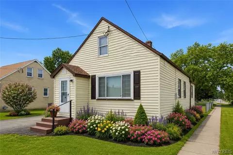 80 Helen St, Cheektowaga, NY 14206