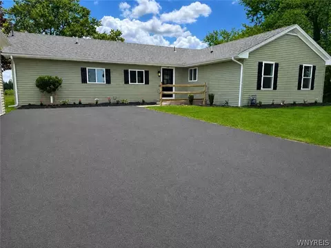 1581 Bowen Rd, Elma, NY 14059