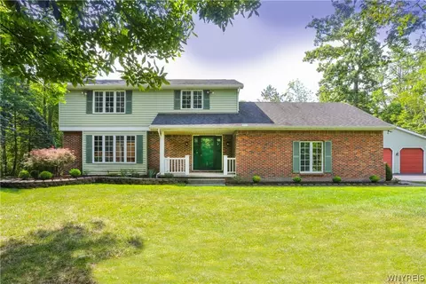 140 S Jerge Dr, Elma, NY 14059
