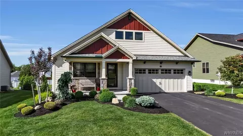 4 Aurora Mills Dr, Aurora, NY 14052