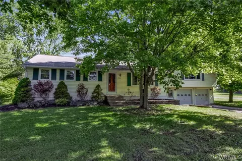 12466 Williston Rd, Alden, NY 14004