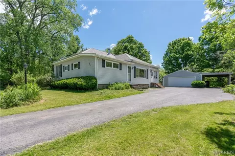 217 Three Rod Rd, Alden, NY 14004
