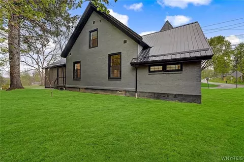 9386 State Rd, Colden, NY 14033