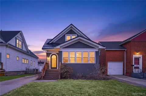 121 Ridgewood Rd, Buffalo, NY 14220