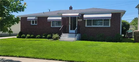 39 Angela Ln, Cheektowaga, NY 14225