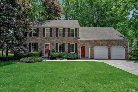 266 Wellingwood Dr, East Amherst, NY 14051