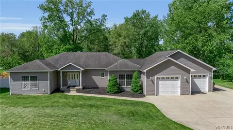 1298 Como Park Blvd, Depew, NY 14043