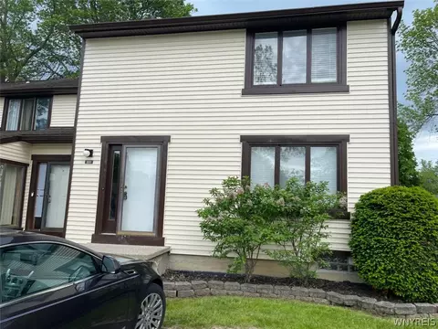 1251 Charlesgate Cir, East Amherst, NY 14051