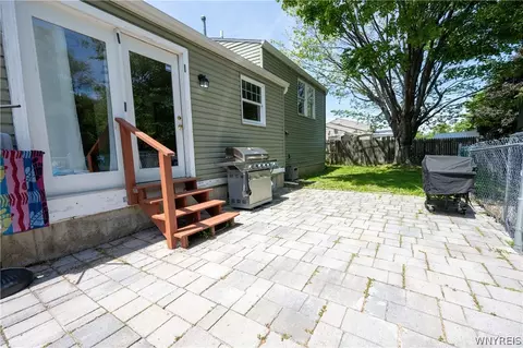 Exterior - 7125 Brandywine Dr, Evans, NY 14047 photo 2 of 10
