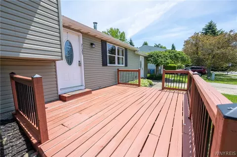 Exterior - 7125 Brandywine Dr, Evans, NY 14047 photo 1 of 10
