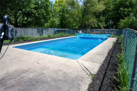 Exterior - 7125 Brandywine Dr, Evans, NY 14047 photo 4 of 10