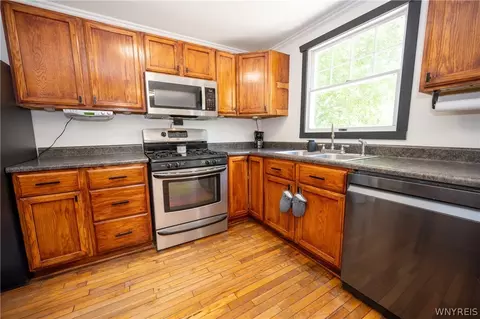 Kitchen - 7125 Brandywine Dr, Evans, NY 14047 photo 2 of 3