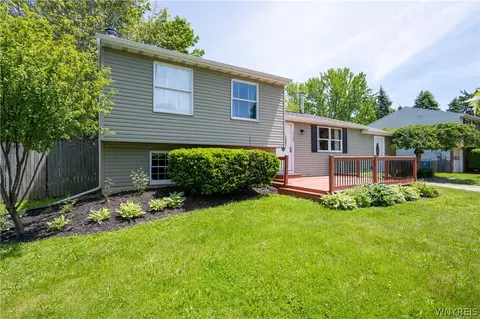 7125 Brandywine Dr, Evans, NY 14047